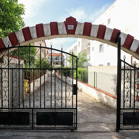 Amalia Apartment