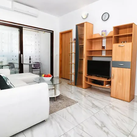 Apartment Amalia *